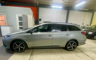 TOYOTA Auris usata 7
