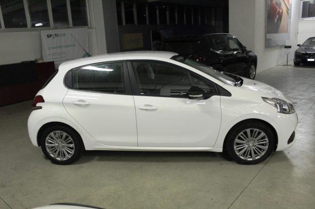 PEUGEOT 208 usata, con Boardcomputer