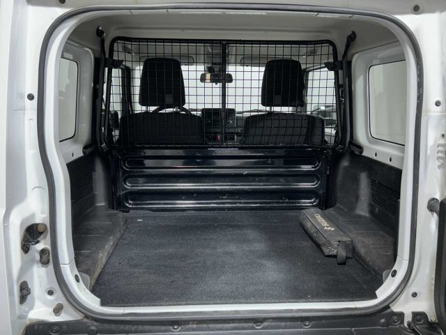 SUZUKI Jimny usata, con Servosterzo