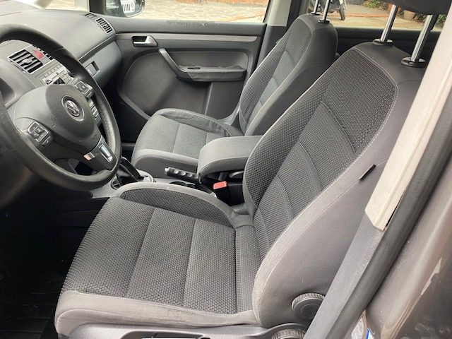 VOLKSWAGEN Touran usata, con Airbag