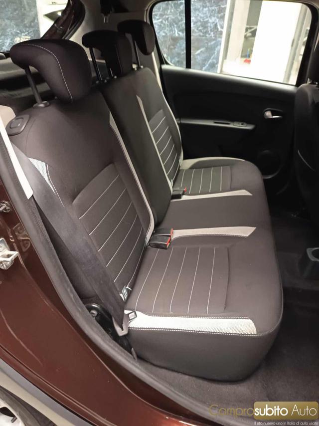 DACIA Sandero usata, con Sedile posteriore sdoppiato