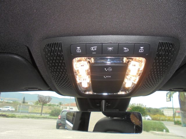 MERCEDES-BENZ GLB 200 usata, con Park Distance Control