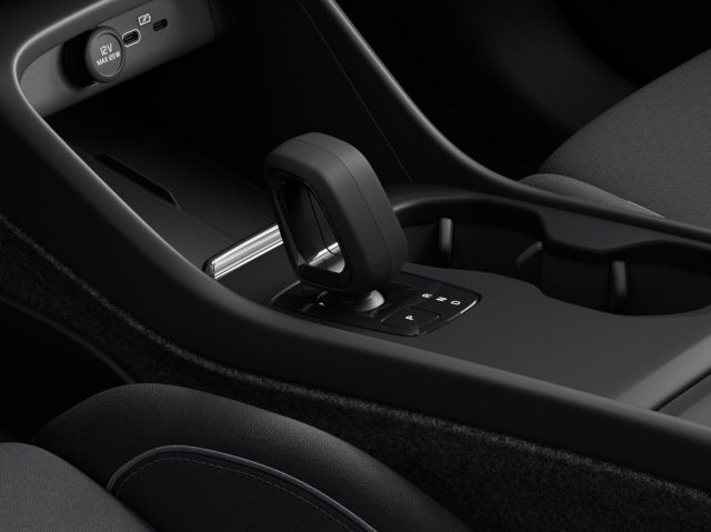 VOLVO EX40 usata, con Controllo automatico clima
