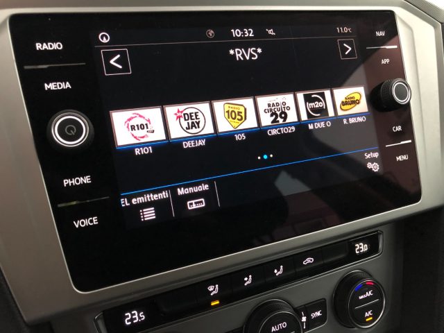 VOLKSWAGEN Passat Variant usata, con Frenata d
