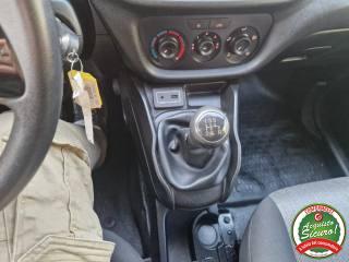 FIAT Doblo usata, con Specchietto retrovisore con funzione antiabbagliamento
