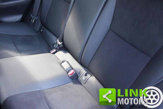 TOYOTA Yaris usata, con ESP