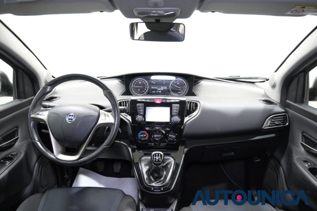 LANCIA Ypsilon usata, con Fendinebbia