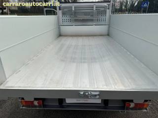 PEUGEOT Boxer usata, con USB