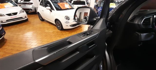 VOLKSWAGEN T6 usata 37