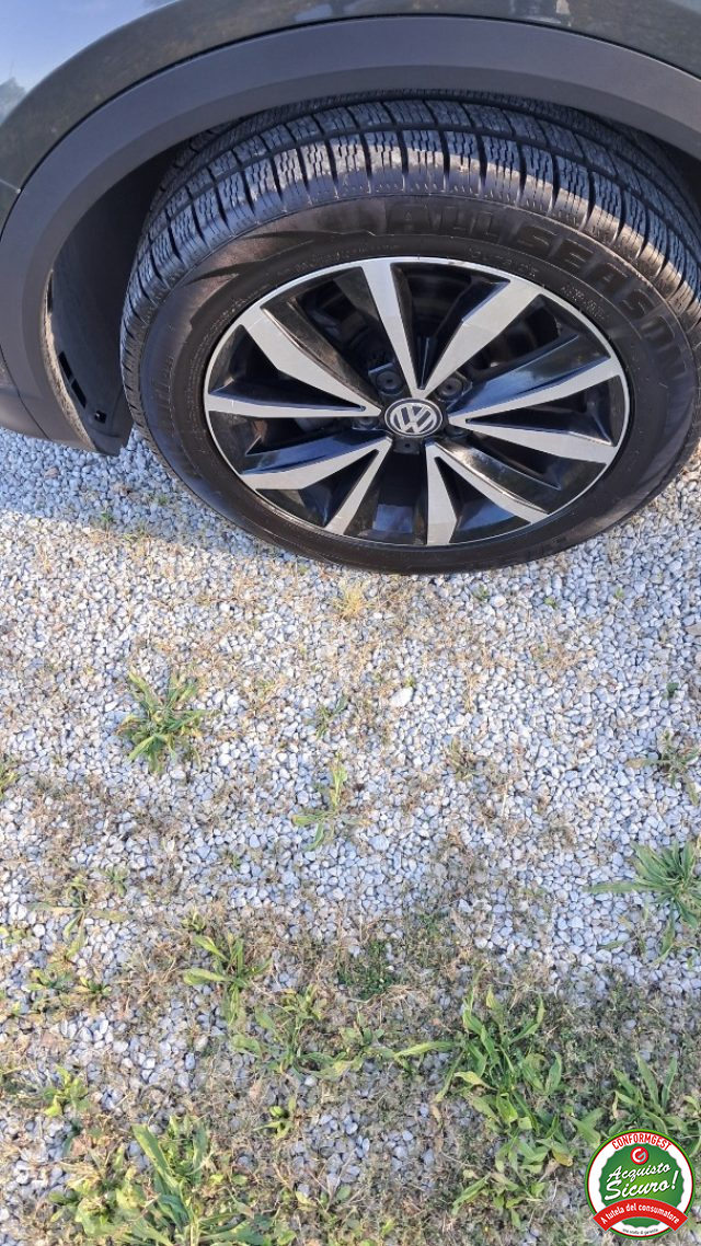 VOLKSWAGEN T-Roc usata, con Cerchi in lega