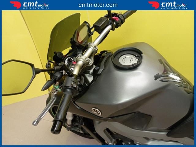 YAMAHA MT-09 usata 11