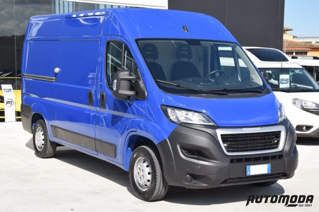PEUGEOT Boxer usata, con Autoradio