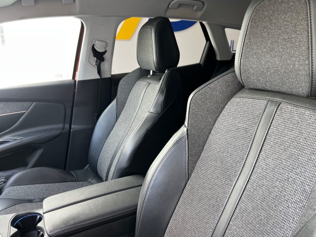 PEUGEOT 3008 usata, con Volante multifunzione