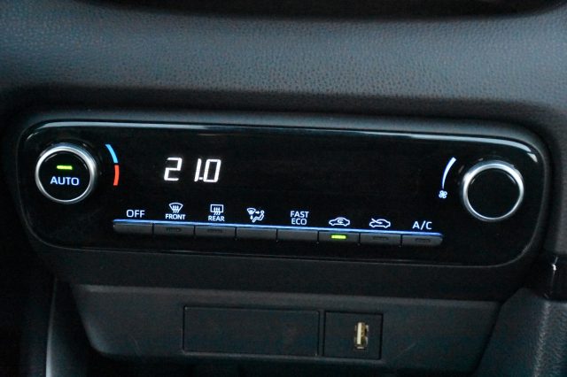 TOYOTA Yaris usata, con ESP