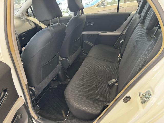 TOYOTA Yaris usata 16