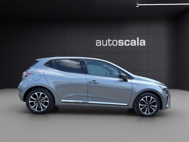 RENAULT Clio usata, con Autoradio
