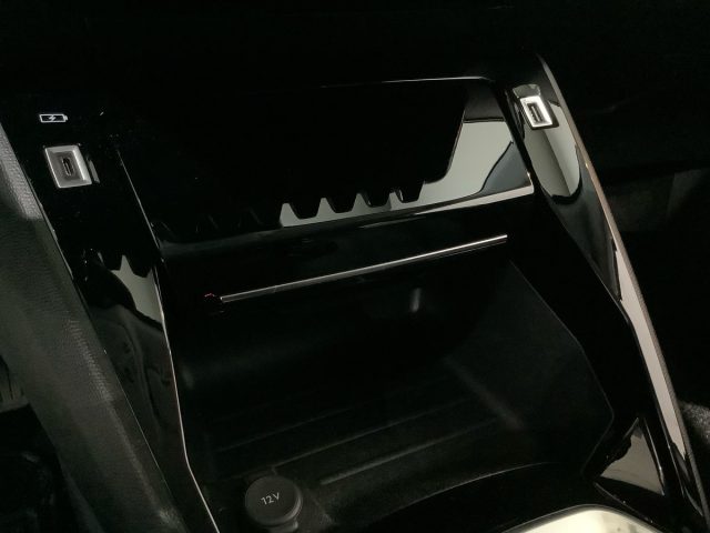 PEUGEOT 2008 usata, con Frenata d