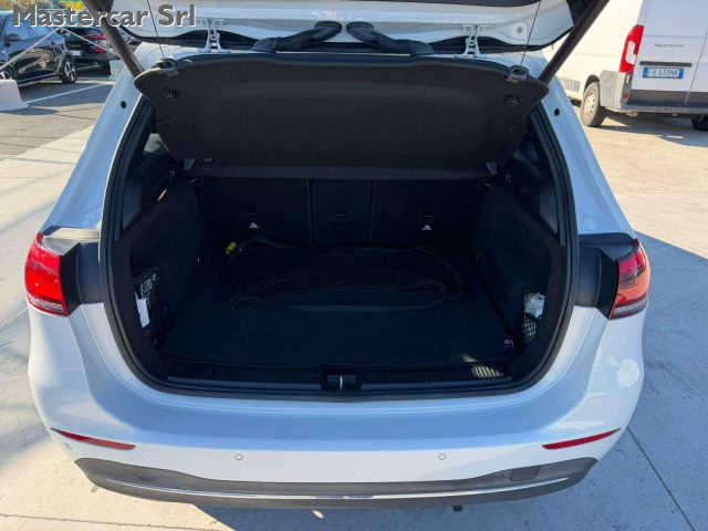 MERCEDES-BENZ B 180 usata, con Climatizzatore