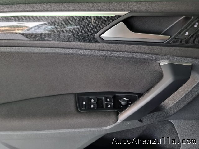 VOLKSWAGEN Tiguan usata, con Leve al volante