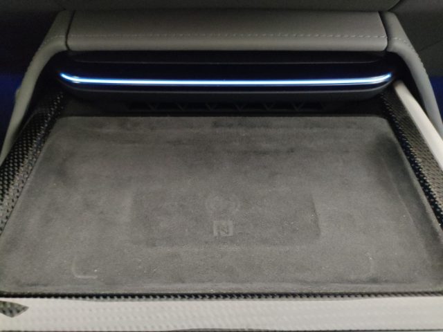 LOTUS Emeya usata, con Sensori di parcheggio posteriori