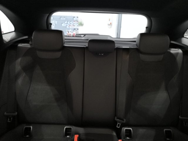 MERCEDES-BENZ GLA 200 usata, con Fari LED