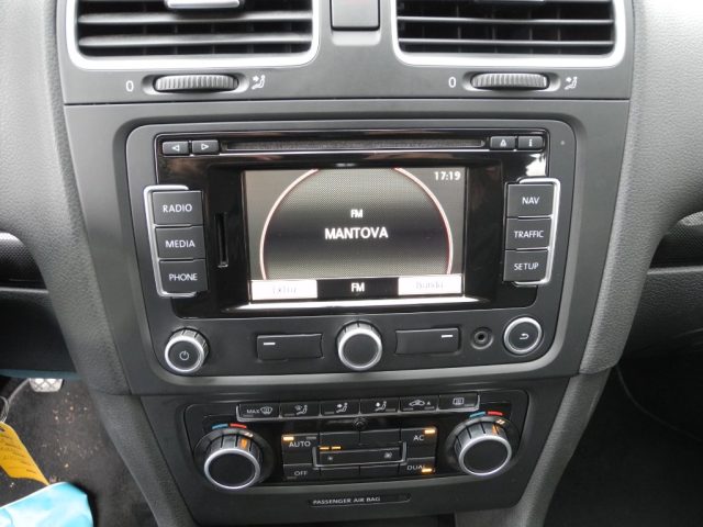 VOLKSWAGEN Golf usata, con Touch screen