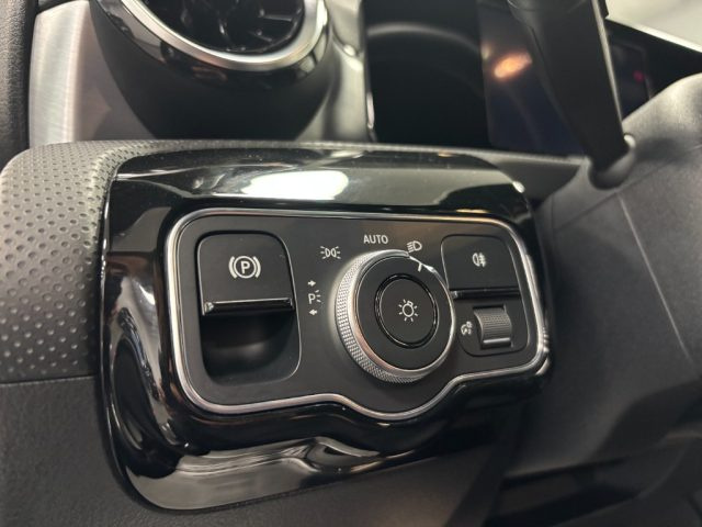 MERCEDES-BENZ CLA 200 usata, con Servosterzo