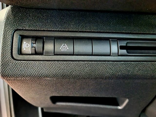 PEUGEOT 3008 usata, con Sistema di navigazione
