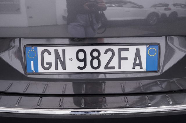 PEUGEOT 5008 usata, con Apple CarPlay