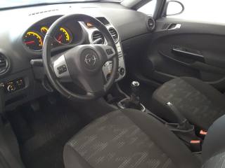OPEL Corsa usata, con Autoradio