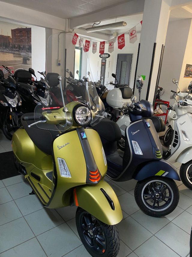 VESPA GTS 300 SuperSport usata 10