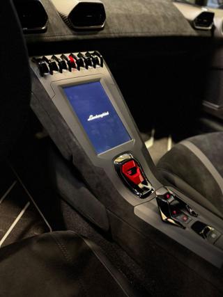 LAMBORGHINI Huracan usata, con Bluetooth