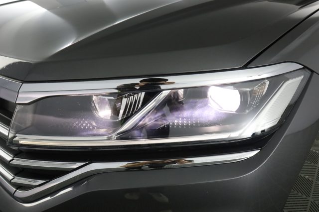 VOLKSWAGEN Touareg usata 8