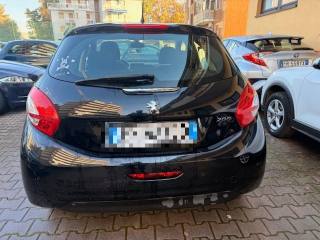PEUGEOT 208 usata, con Alzacristalli elettrici
