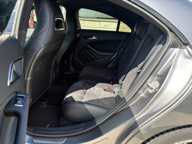 MERCEDES-BENZ CLA 180 usata, con Controllo automatico clima