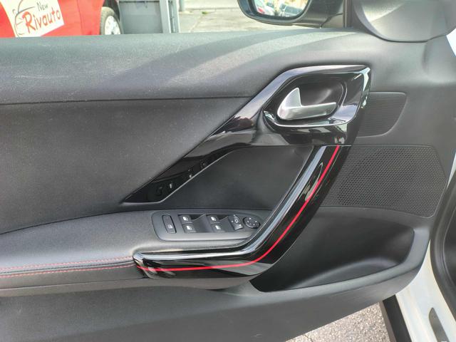 PEUGEOT 2008 usata, con Touch screen