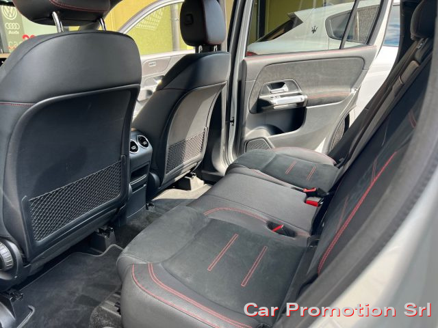 MERCEDES-BENZ GLB 200 usata, con Chiusura centralizzata