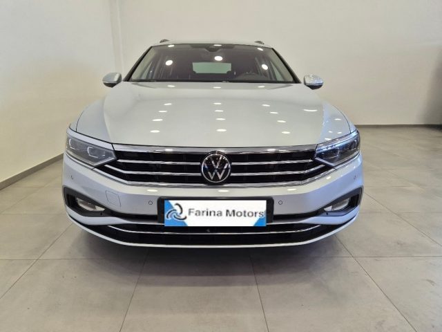 VOLKSWAGEN Passat Variant usata, con Airbag