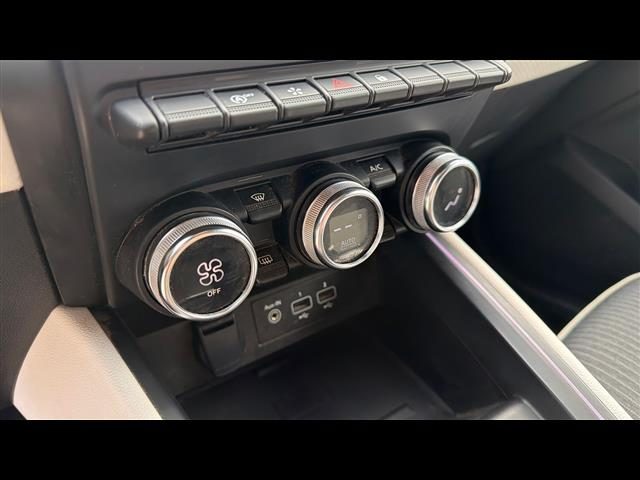 RENAULT Clio usata, con Volante in pelle