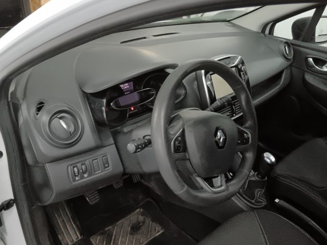 RENAULT Clio usata 17