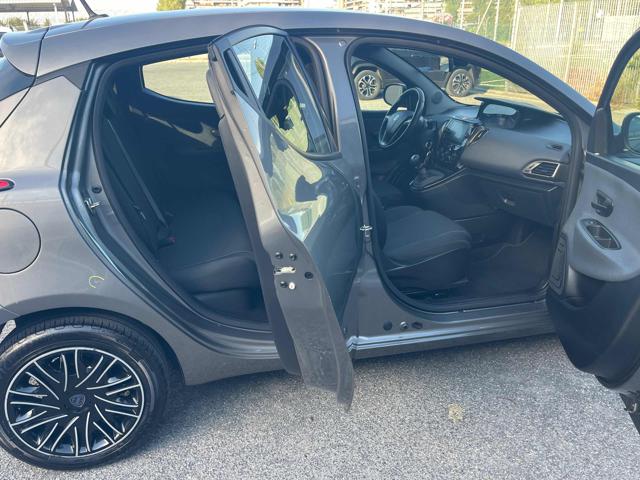 LANCIA Ypsilon usata, con Autoradio