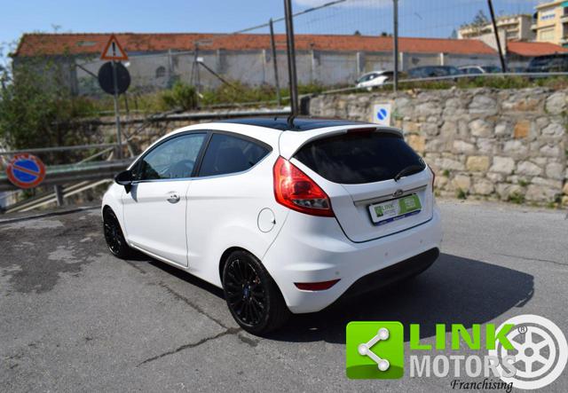 FORD Fiesta usata, con Autoradio