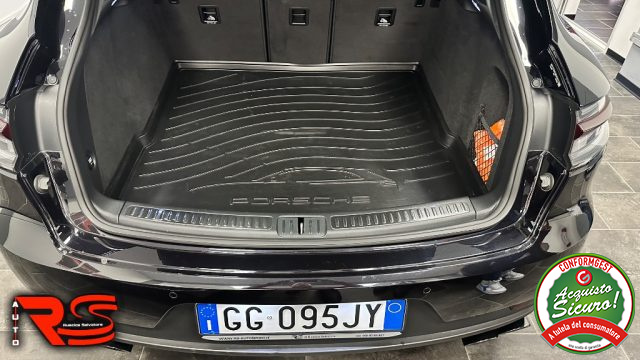PORSCHE Macan usata, con USB