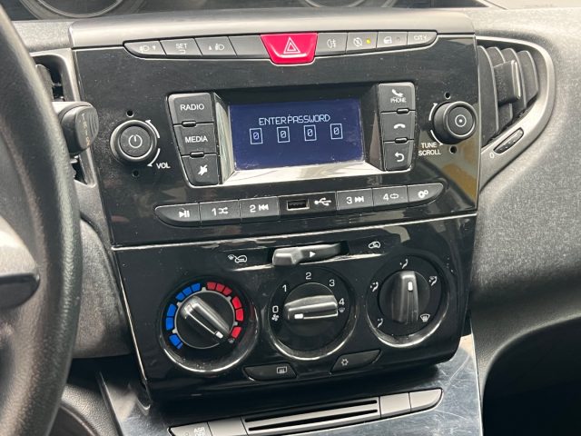 LANCIA Ypsilon usata, con Lettore CD