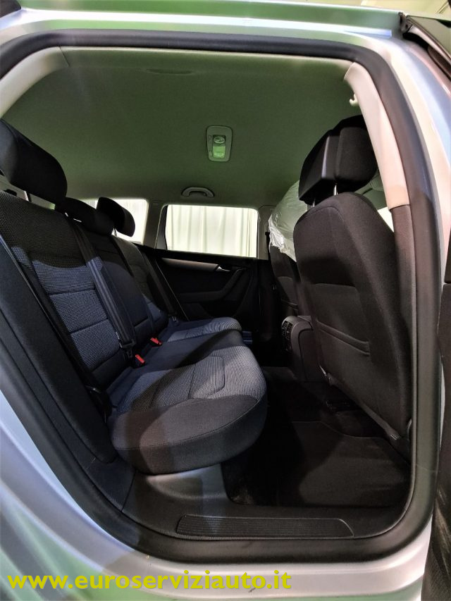 VOLKSWAGEN Passat usata 22