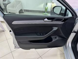VOLKSWAGEN Passat Variant usata, con Cruise Control