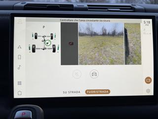 LAND ROVER Defender usata, con USB