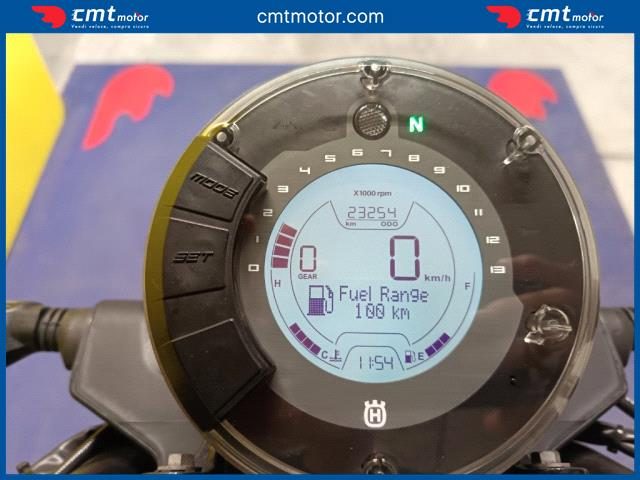 HUSQVARNA Vitpilen 701 usata 4