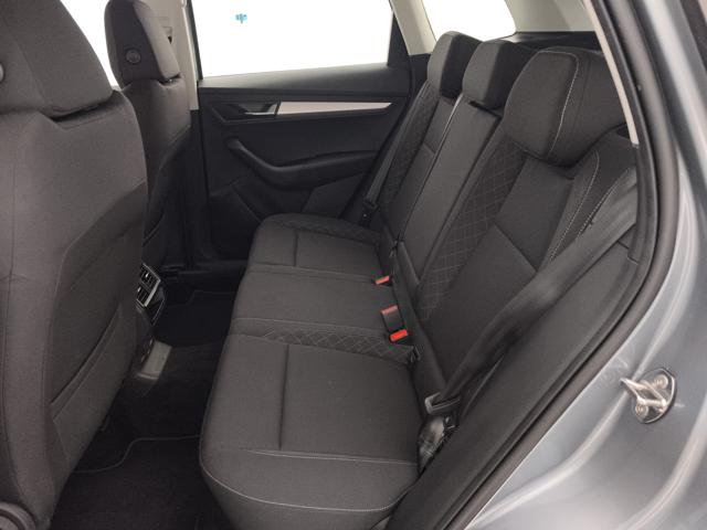 SKODA Karoq usata, con Bracciolo