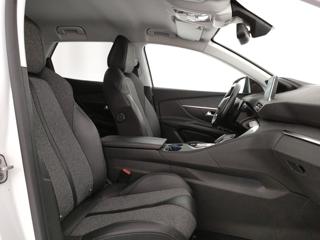 PEUGEOT 3008 usata, con Boardcomputer